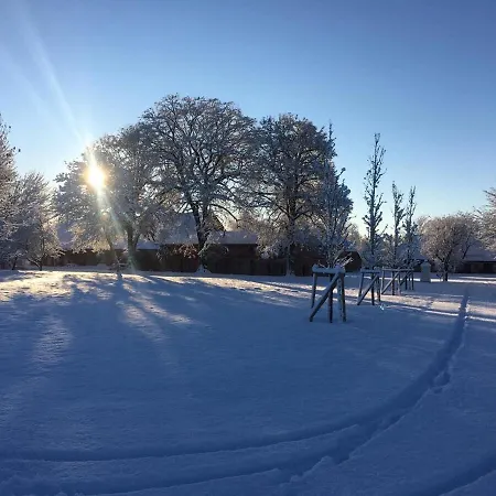 Alte Schmiede Mit Gutspark Lägenhet Rambin