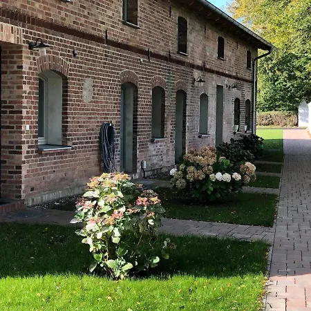 Alte Schmiede Mit Gutspark Lägenhet Rambin