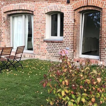 Apartment Alte Schmiede Mit Gutspark Rambin