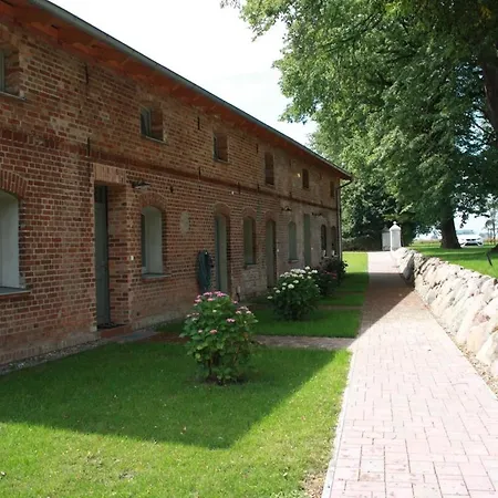 Alte Schmiede Mit Gutspark Rambin