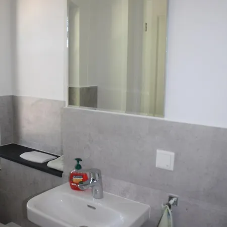 Alte Schmiede Mit Gutspark Lägenhet Rambin