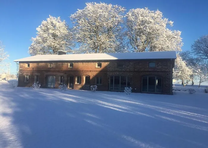 アパート Alte Schmiede Mit Gutspark