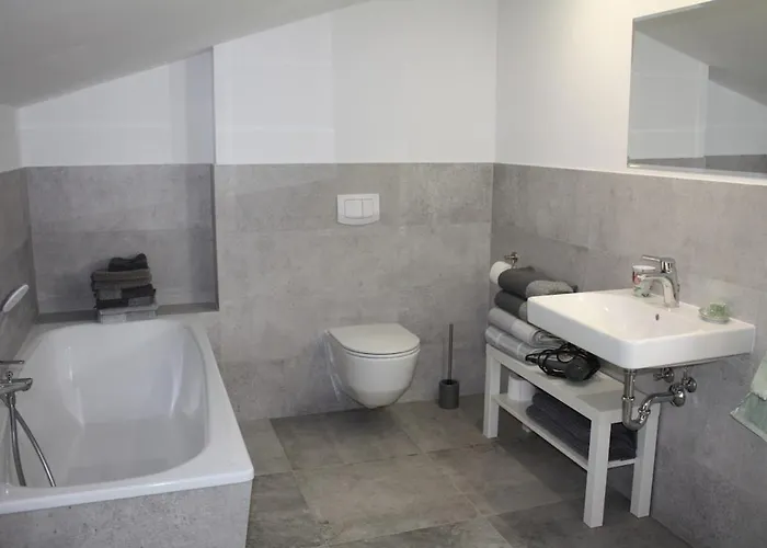 Alte Schmiede Mit Gutspark * Rambin