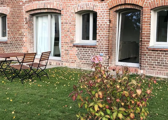 アパート Alte Schmiede Mit Gutspark Rambin